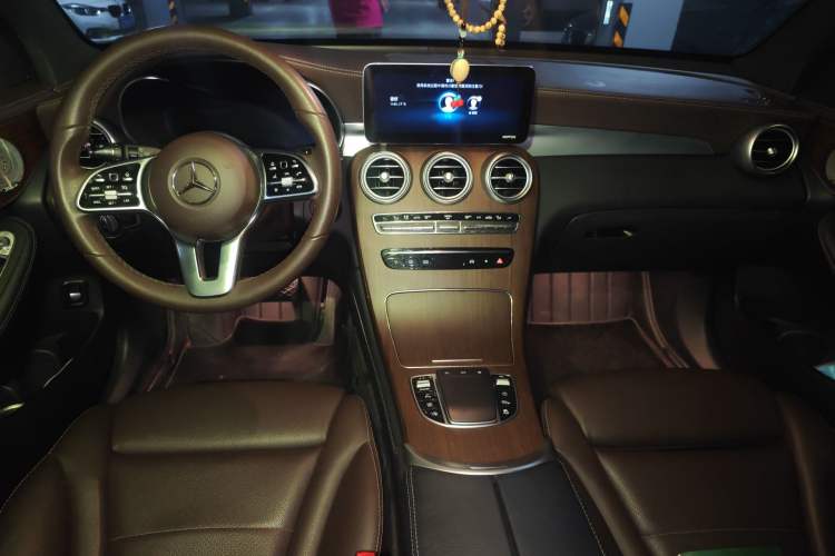 Used Mercedes-Benz GLC 2021 GLC 300 L 4MATIC Dynamic Model Center Console