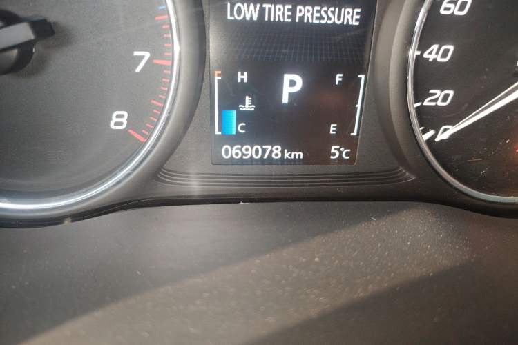 Used Mitsubishi Outlander 2020 2.0L Two-Wheel Drive Comfort Edition 7-Seater
