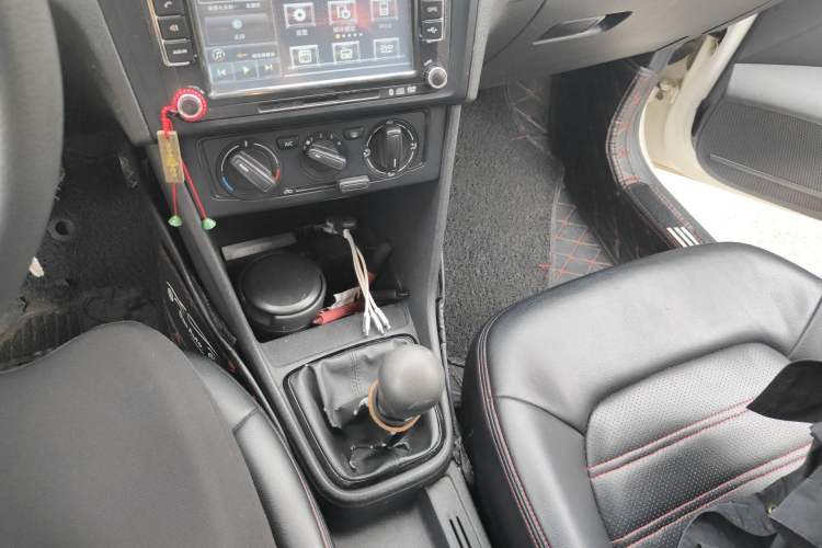 Used Volkswagen Jetta 2013 1.6L Manual Fashion Edition
