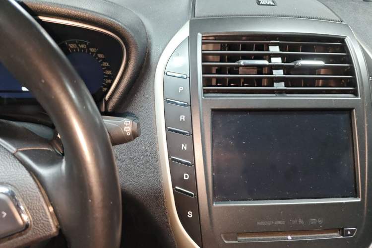 Used Lincoln MKC 2017 2.0T Two-Wheel-Drive Luxury Edition