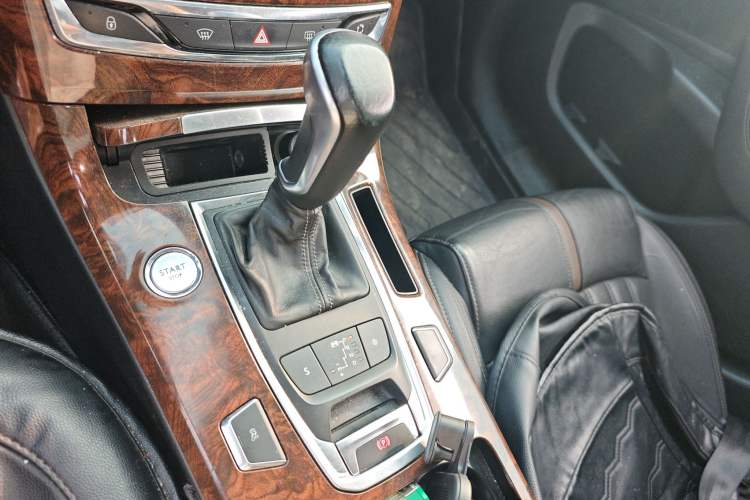 Used Dongfeng Aeolus A9 2016 1.8T Luxury Model
