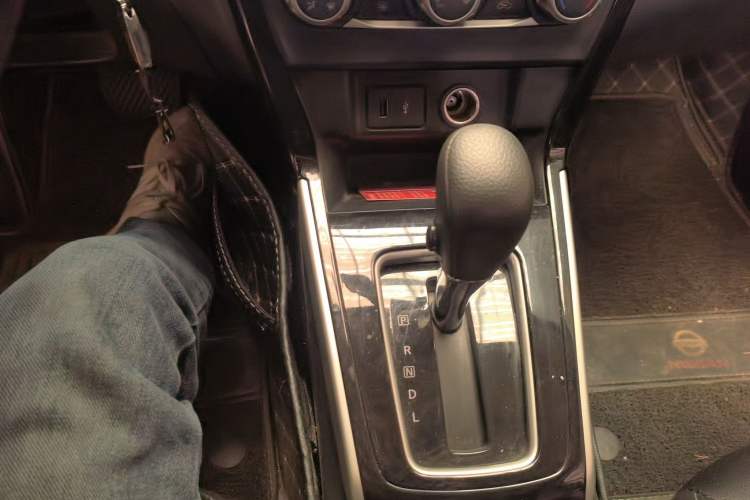 Used Nissan Sylphy 2021 Classic 1.6XL CVT Luxury Edition Gear Lever