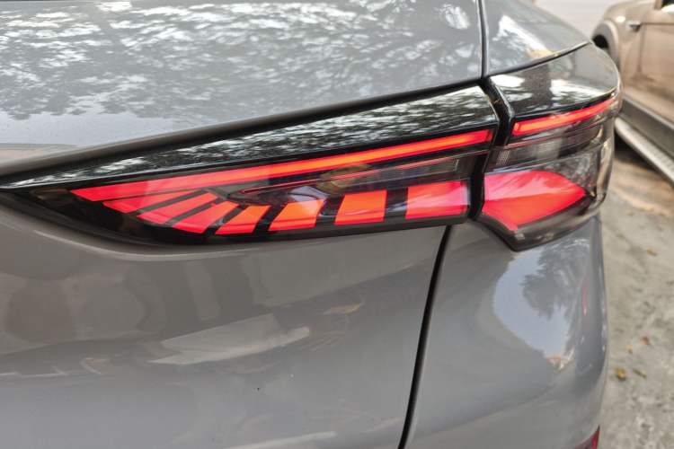 Used CHANGAN UNI-T 2020 1.5T Flagship Version Exterior 3