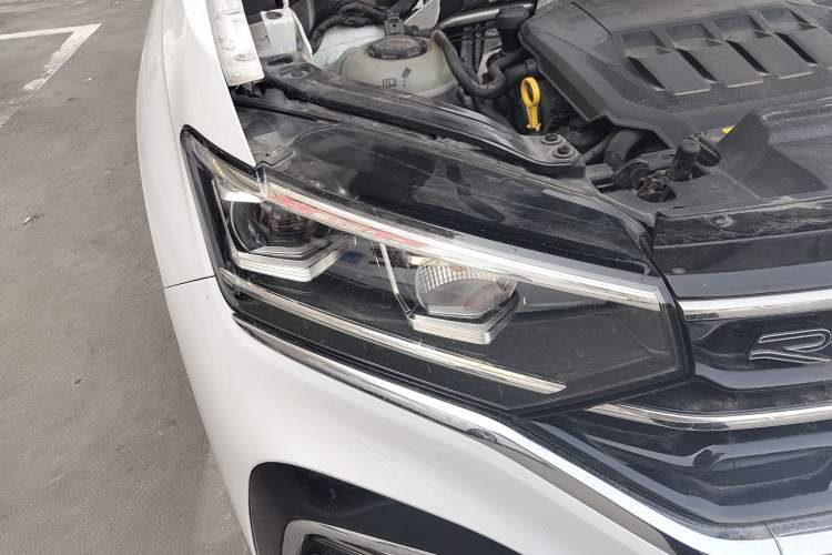 Used Volkswagen Tayron X 2020 330TSI Two-Wheel Drive Luxury Smart Connectivity Version Right Front Headlight