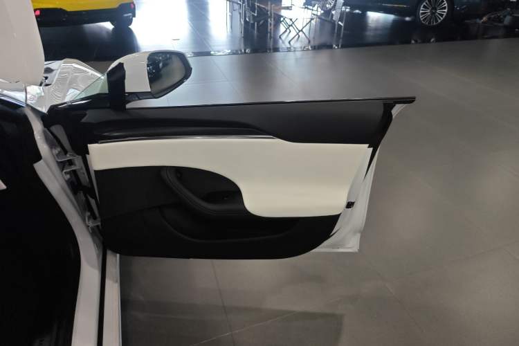 Used Tesla Model S 2023 Three-Motor All-Wheel-Drive Plaid Version
