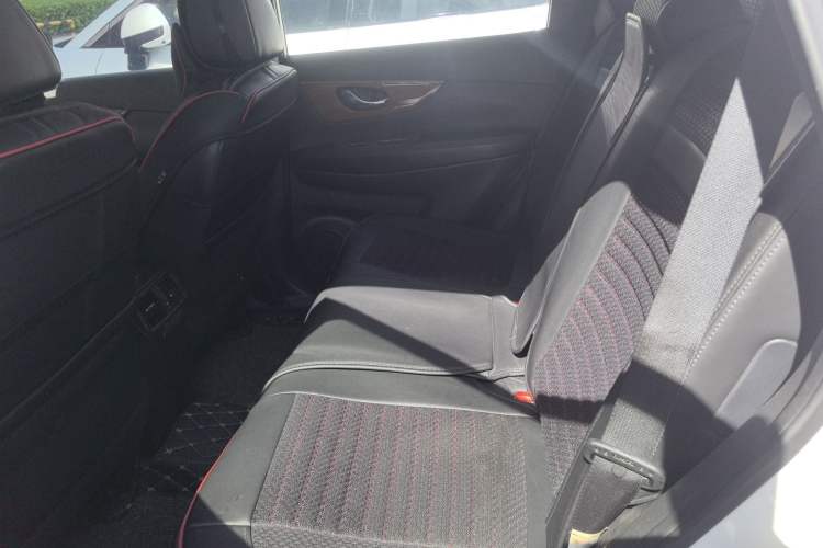 Used Nissan X-Trail 2016 2.0L CVT Smart Enjoyment Version 4WD Left Rear Seat