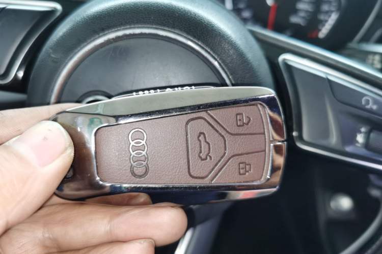 Used Audi A4L 2018 30th Anniversary Edition 30 TFSI Ambition Model Vehicle Key