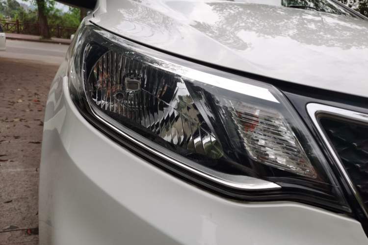 Used Kia K2 2015 Sedan 1.4L MT GLS Right Front Headlight