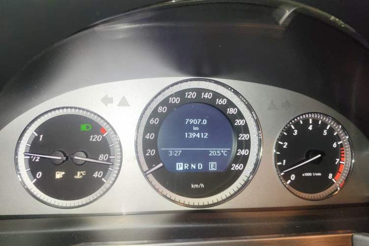 Used Mercedes-Benz GLK-Class 2012 GLK 300 4MATIC Dynamic Edition Odometer Close Up