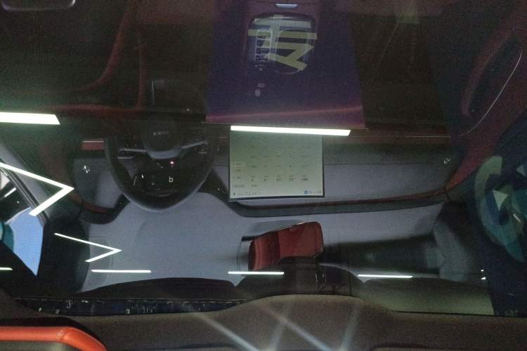 Used Xiaomi Auto SU7 2024 Rear-Drive Ultra-Long Range Advanced Pro-Level Intelligent Driving Version Headliner