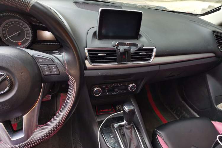 Used Mazda Mazda 3 Axela 2014 Sedan 2.0L Automatic Sport Model