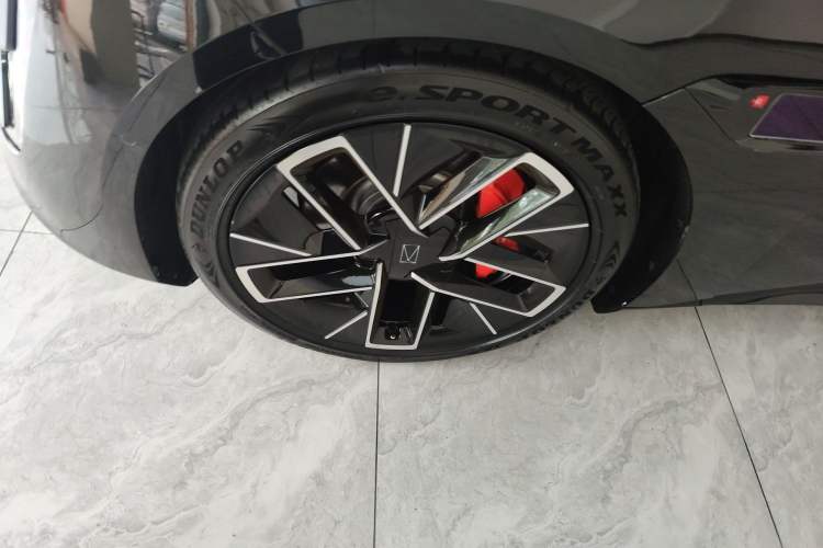 Used Avatr 12 2024 700 Three-Laser Rear-Wheel Drive Luxury Edition Left Front Wheel Hub