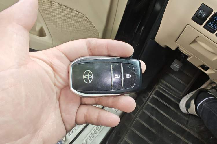 Used Toyota Highlander 2015 2.0T Four-Wheel Drive Luxury Navigation Version with 7 Seats