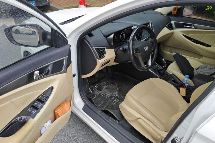 Used CHANGAN Eado 2016 1.6L Manual Fashion Edition
