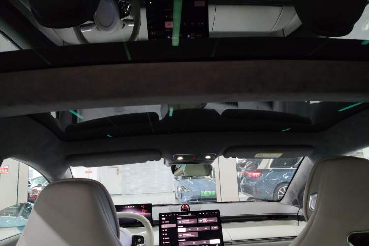 Used Hima Luxeed S7 2025 785 km Ultra