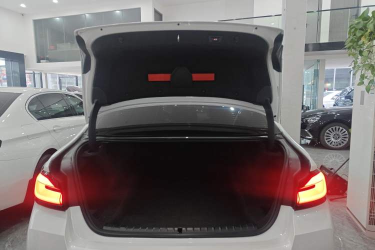 Used BMW 5 Series 2022 Restyled 525Li M Sport Package