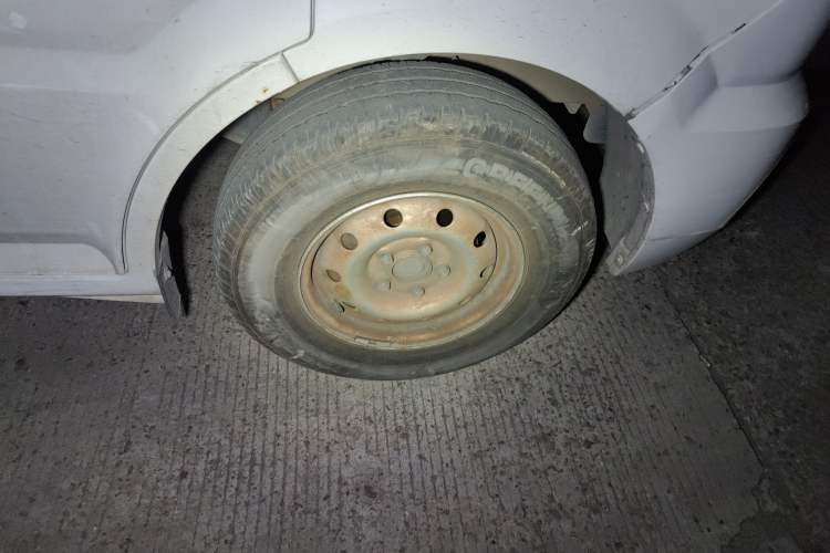 Used New Gonow Shuailing 2022 Standard Range with 41.64 kWh Lishen Power Right Front Wheel Hub