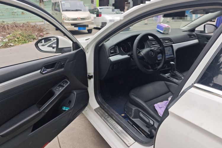 Used Volkswagen Lamando 2018 230TSI DSG Fashion Edition Driver Seat