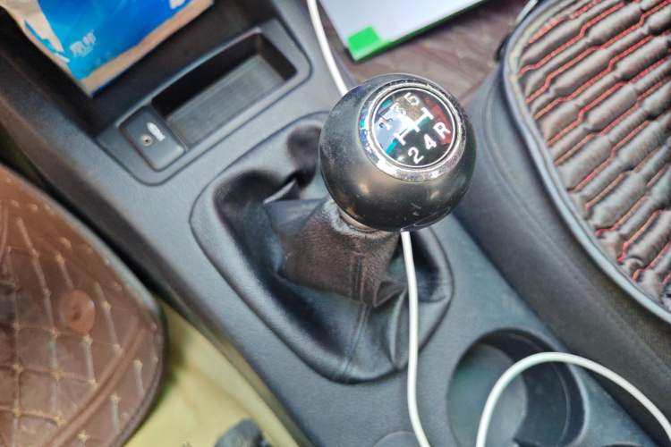 Used Kia Cerato 2010 1.6L MT GL Gear Lever