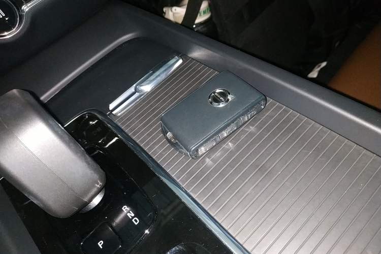 Used Volvo S60 2023 B4 Zhiyi Luxury Edition Vehicle Key