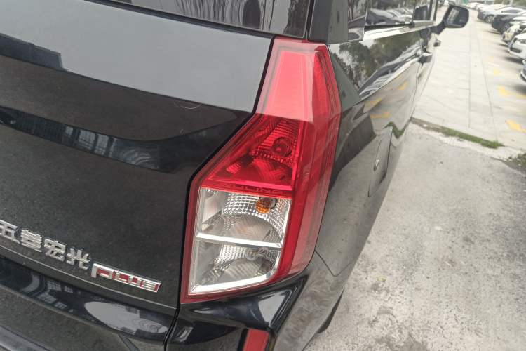 Used Wuling Hongguang PLUS 2020 1.5L Manual Standard Edition 7-Seater
