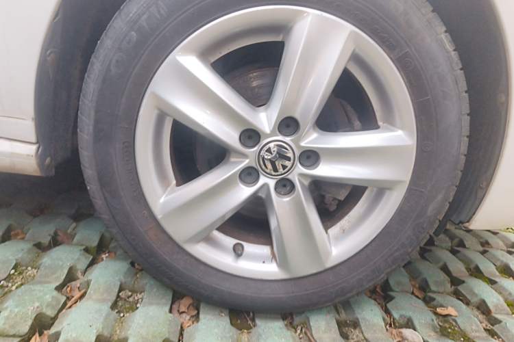 Used Volkswagen Polo 2011 1.4L Manual ZhiShang Edition
