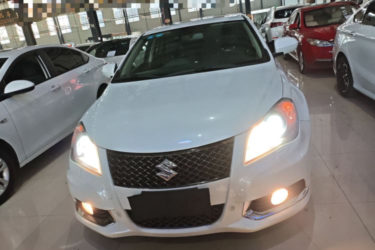 Used Suzuki Kizashi 2011 2.4L Two-Wheel Drive Luxury Navigation Edition
