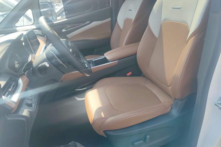 Used SAIC MAXUS G50 2024 Facelift PLUS 1.5T Happiness-Recommended Automatic Start-Up Version Left Front Seat