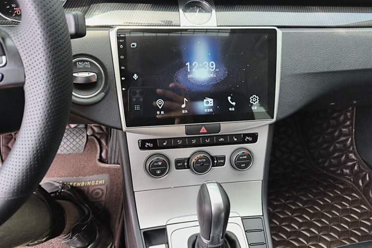 Used Volkswagen Magotan 2013 2.0 TSI Luxury Model Audio And AC Panel