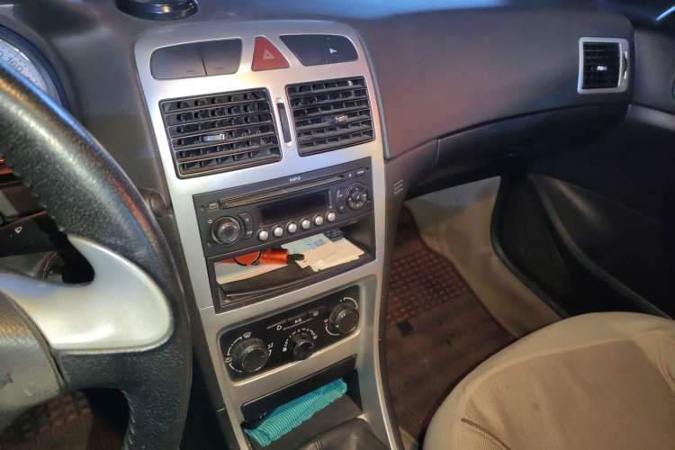 Used Peugeot 307 2012 1.6L Manual CROSS Audio And AC Panel