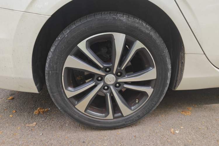 Used CHANGAN Eado 2020 PLUS Blue Whale NE 1.4T GDI DCT Flagship Model Right Rear Wheel Hub