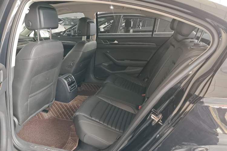 Used Volkswagen Magotan 2018 Facelift 330TSI DSG Luxury Model Left Rear Seat