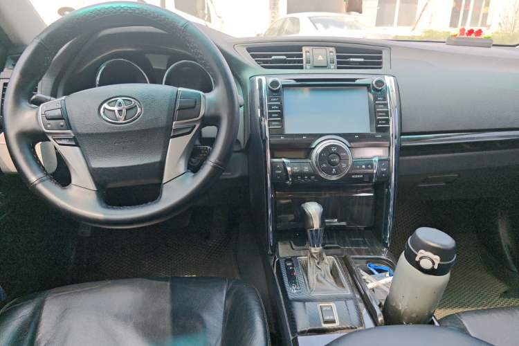 Used Toyota Reiz 2012 2.5V Fengdu Elite Stylish Edition Center Console