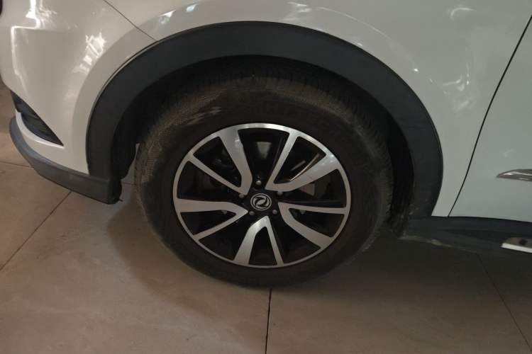 Used Dongfeng Fengon 580 2017 1.5T CVT Luxury Model Exterior 4