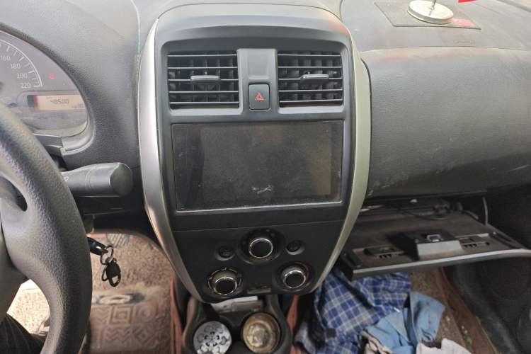 Used Nissan Sunny 2014 1.5XE Manual Comfort Edition Audio And AC Panel