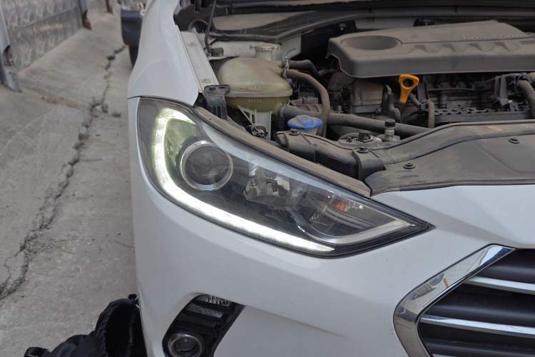 Used Hyundai Elantra (6th Generation / Lingdong) 2018 1.4T Dual-Clutch Xuan Dong · Dynamic Edition Right Front Headlight