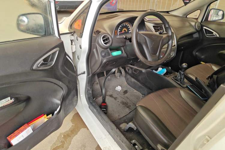 Used Chevrolet Sail 2013 Sedan 1.4L Manual Ideal Happiness Edition Driver Seat