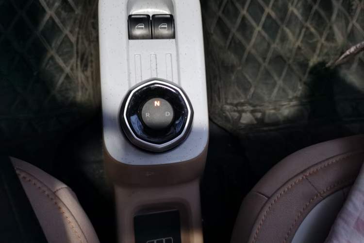Used Geely Galaxy Panda 2023 Panda Mini 200km Endurance Bear
