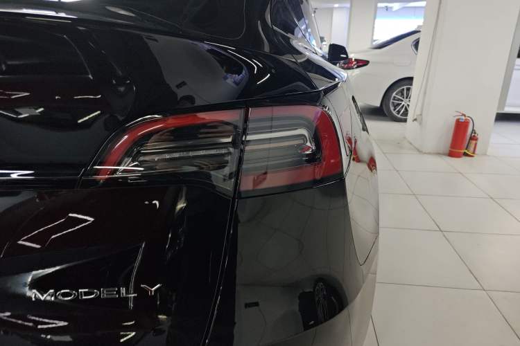 Used Tesla Model Y 2022 Revised Version Rear-Wheel Drive Right Rear Taillight