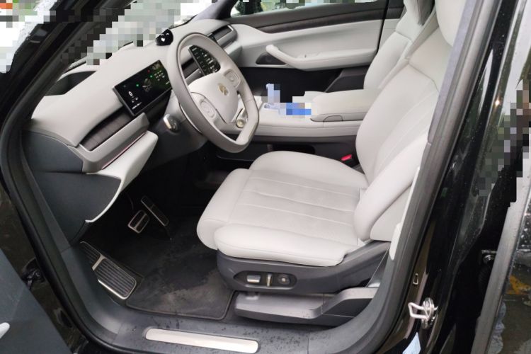 Used Nio ES8 2024 75 kWh Executive Edition Driver Seat