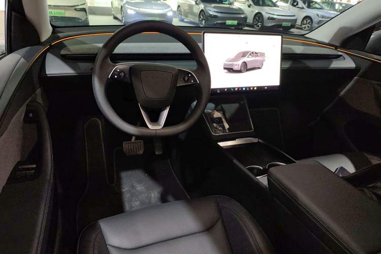 Used Tesla Model Y 2025 Rear-Wheel-Drive Version Center Console