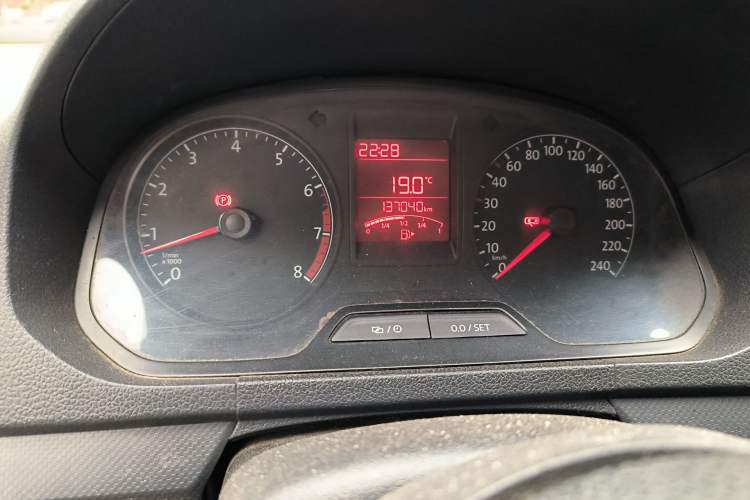 Used Volkswagen Jetta 2015 Value Edition 1.6L Manual Fashionable Style Odometer Close Up