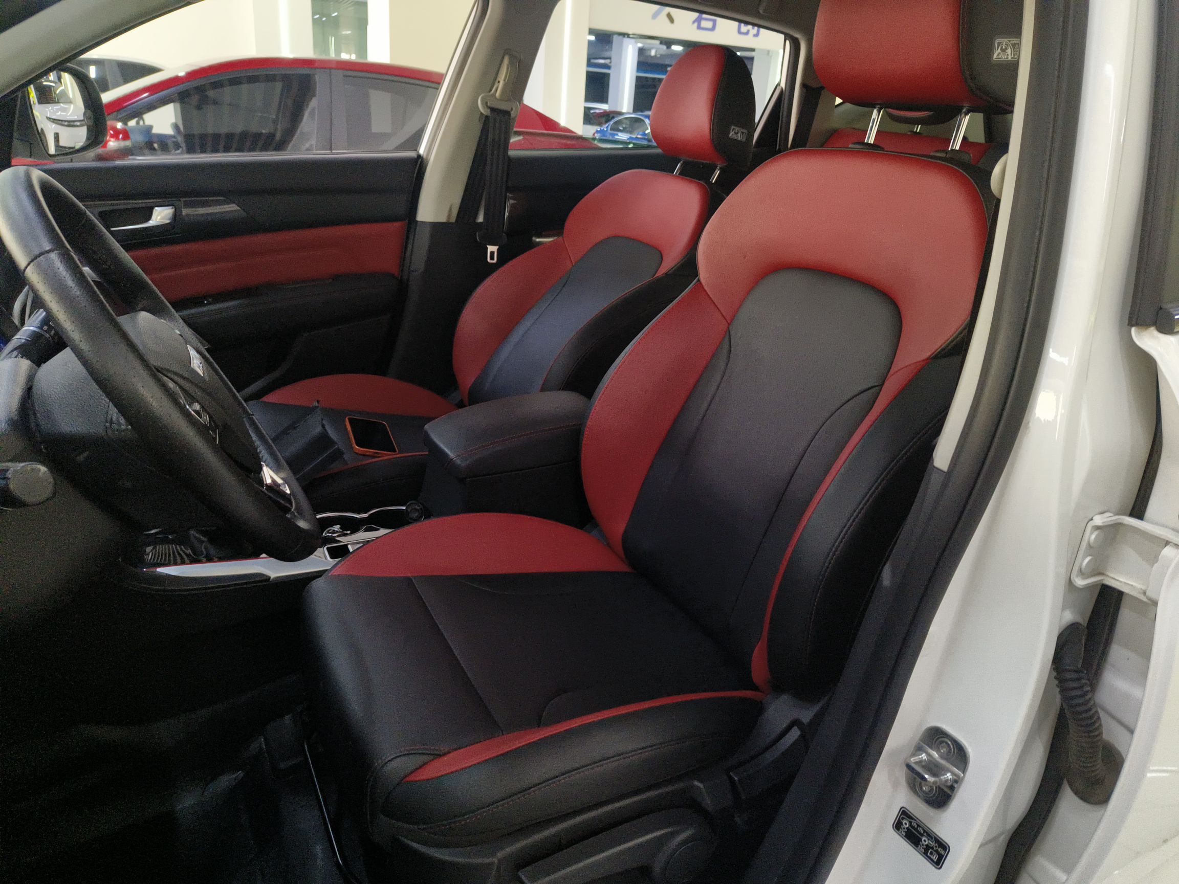 Переднее сиденье в автомобиле