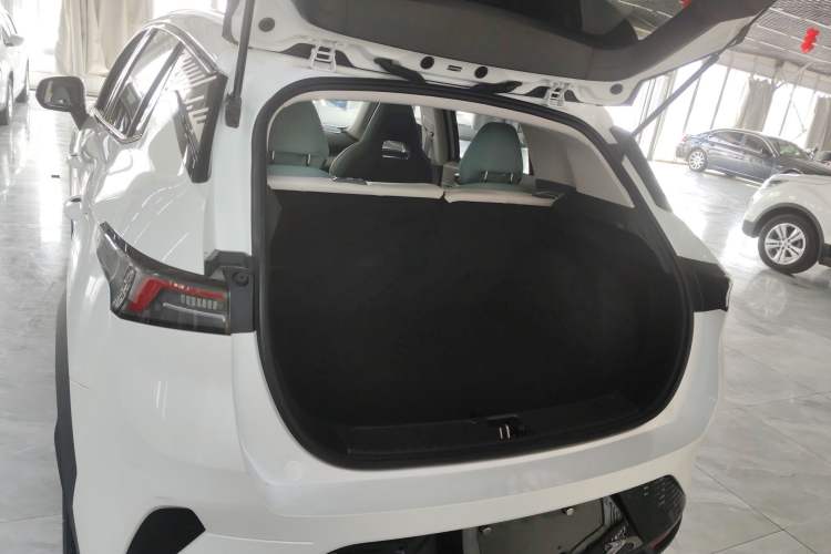 Used Lynk & Co 06 EM-P 2023 EM-P 56 Standard Range Pro