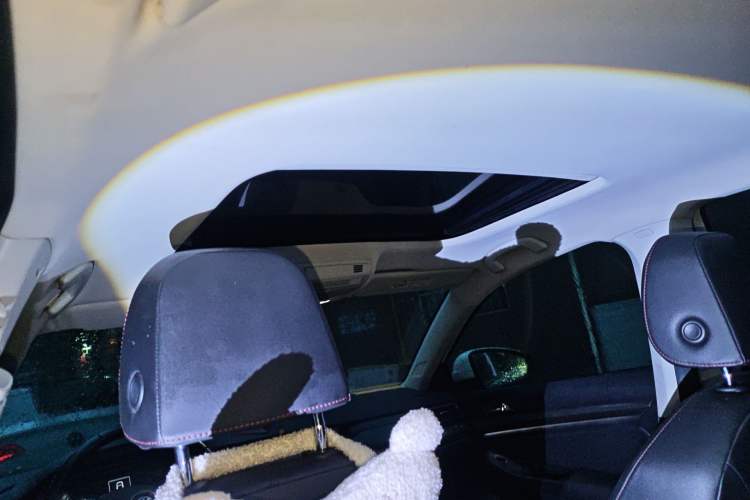 Used Volkswagen Bora 2020 1.5L Automatic Comfort Model Headliner