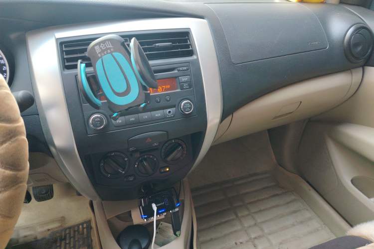 Used Nissan Livina 2013 1.6XE Manual Comfort Edition
