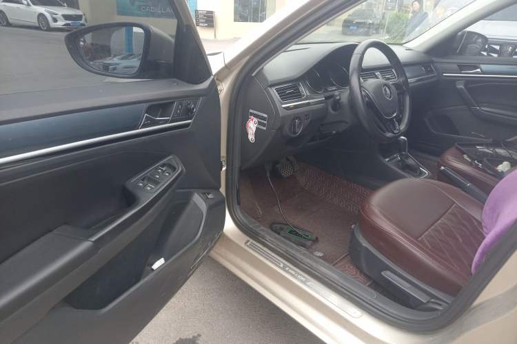 Used Volkswagen Bora 2017 230TSI DSG Comfort Version
