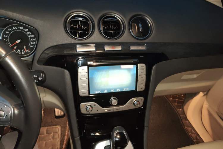 Used Ford S-MAX 2008 2.3L 7-Seater Flagship Navigation Version
