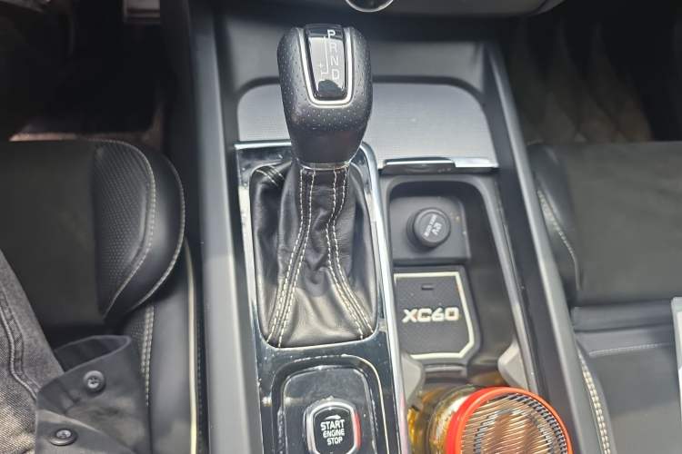 Used Volvo XC60 2019 T5 4x4 Zhiyuan Sport Edition China V Standard Gear Lever