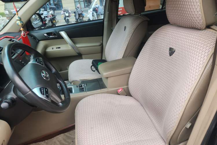 Used Toyota Highlander 2012 2.7L Two-Wheel Drive 7-Seater Luxury Edition Left Front Seat